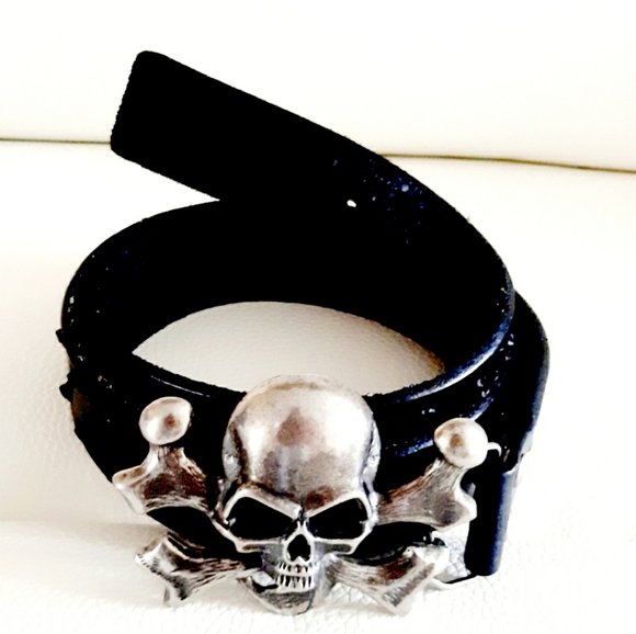 skull buckle